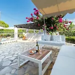 Zephyros, 7 Minute Walk To Eglina Villa