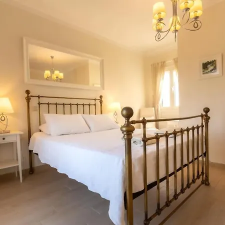 Zephyros, 7 Minute Walk To Eglina Μηνιά