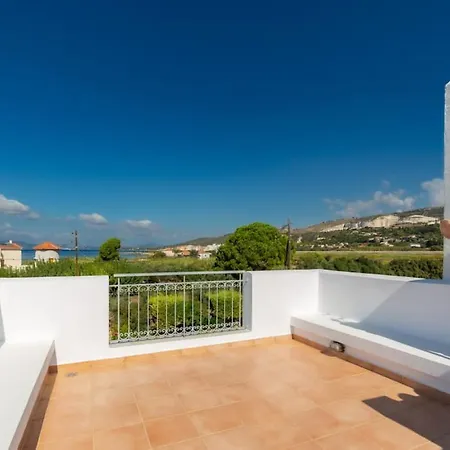 Zephyros, 7 Minute Walk To Eglina * Μηνιά