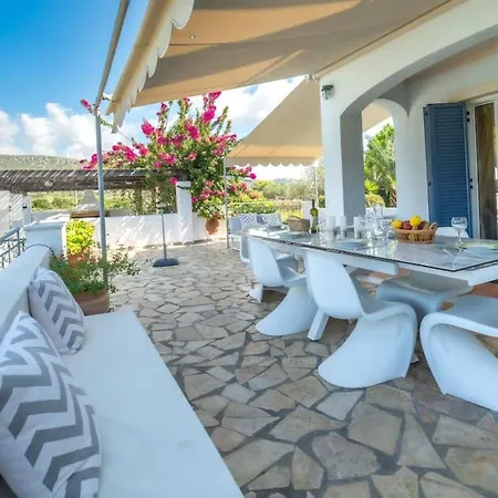 Zephyros, 7 Minute Walk To Eglina Μηνιά